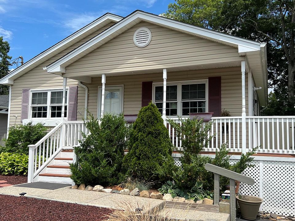 1st image of 89 Rugby Drive