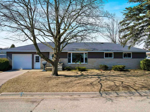 1311 21st St, Menominee, MI 49858