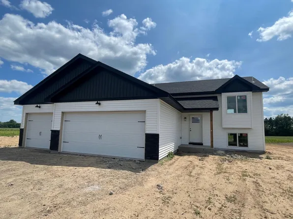 2698 341st Ave NW, Cambridge, MN 55008