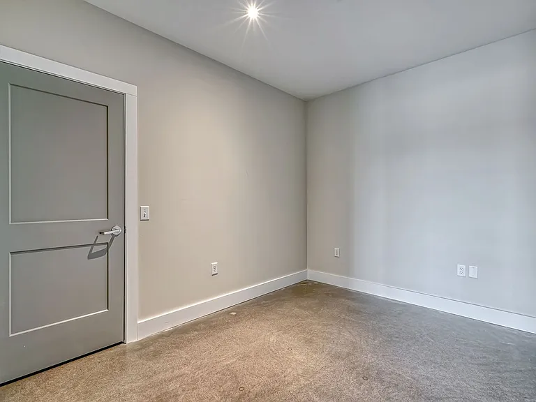323 Taughannock Blvd — Photo 39