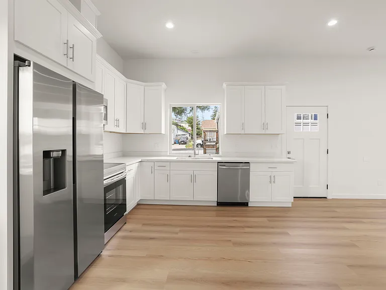 1230A Palm Ave — Photo 13