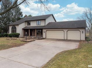 1050 Carriage Place Dr, Bettendorf, IA 52722