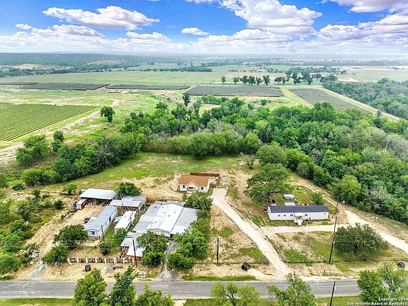 4th image of 8062 County Road 429