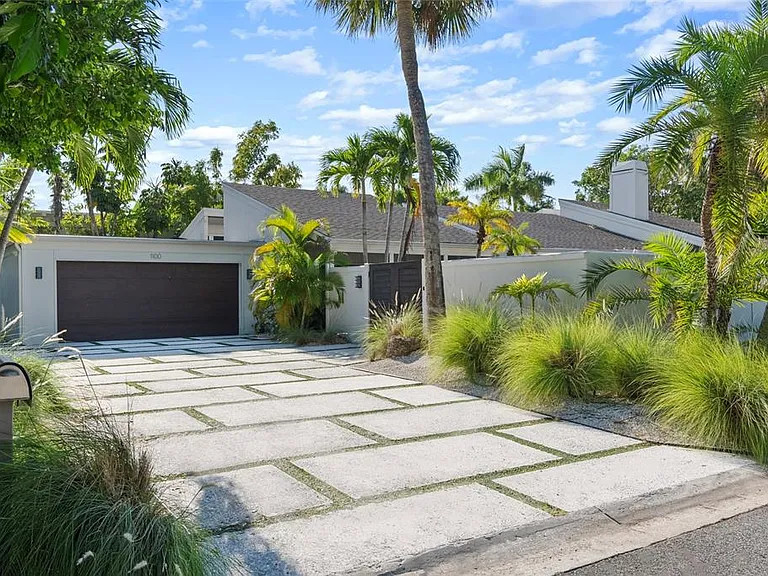 1100 Westway Dr — Photo 3