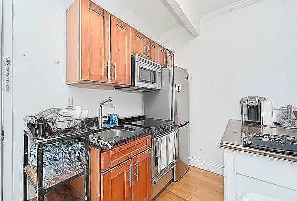 2nd image of 211 Avenue A APT 9