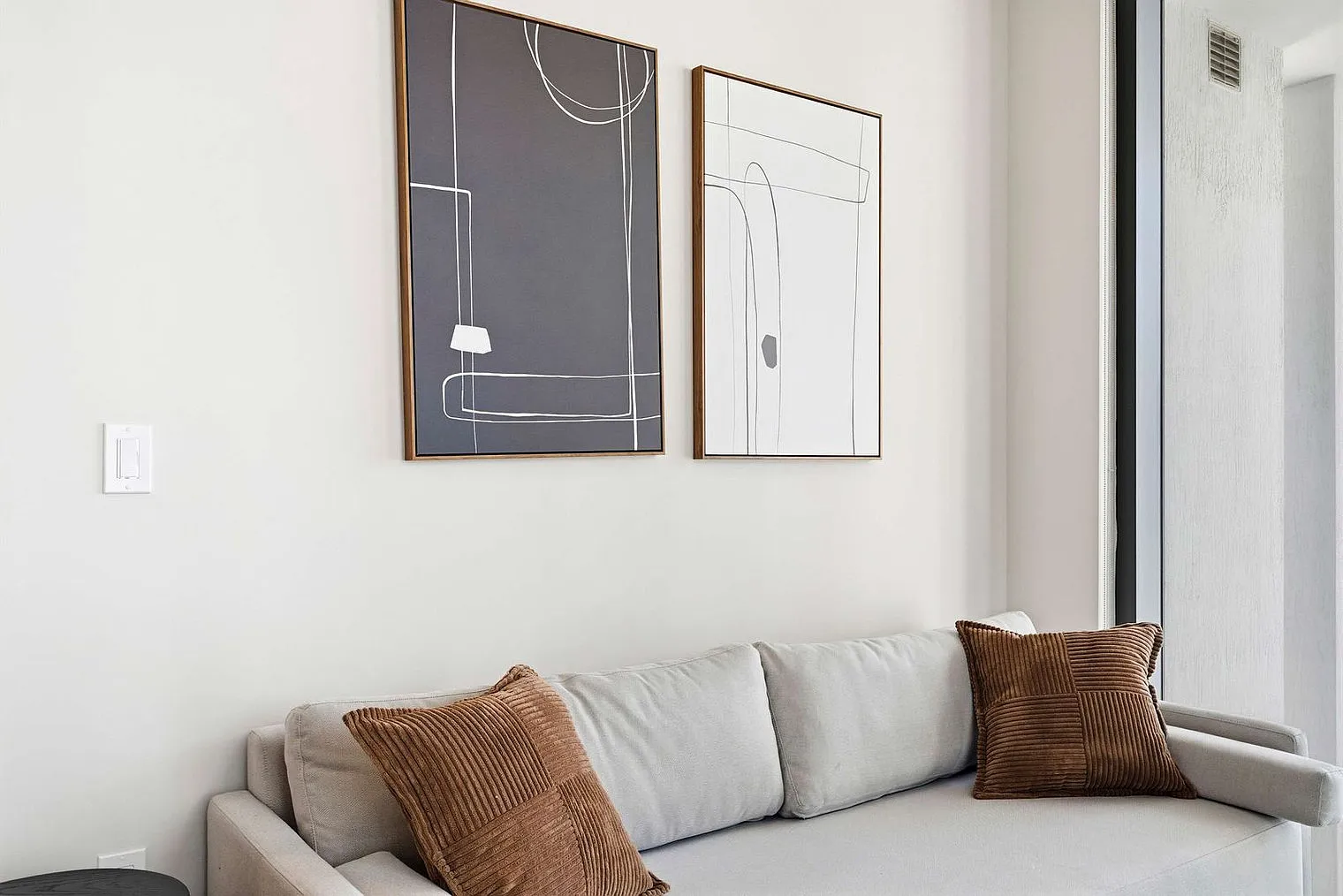 2 bed, 2.0 bath, 818 sqft, $5,578 — Photo 3