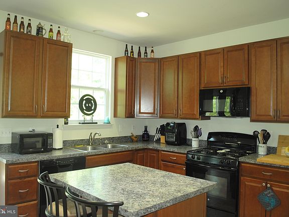 3rd image of 46124 Seabiscuit Ct