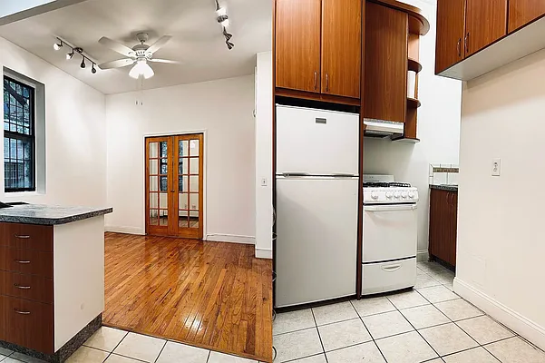 Rented by Quest Realty Sunnyside Corp | media 4