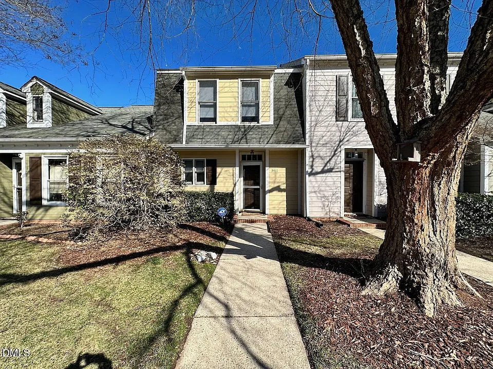 3411 Balfour E
