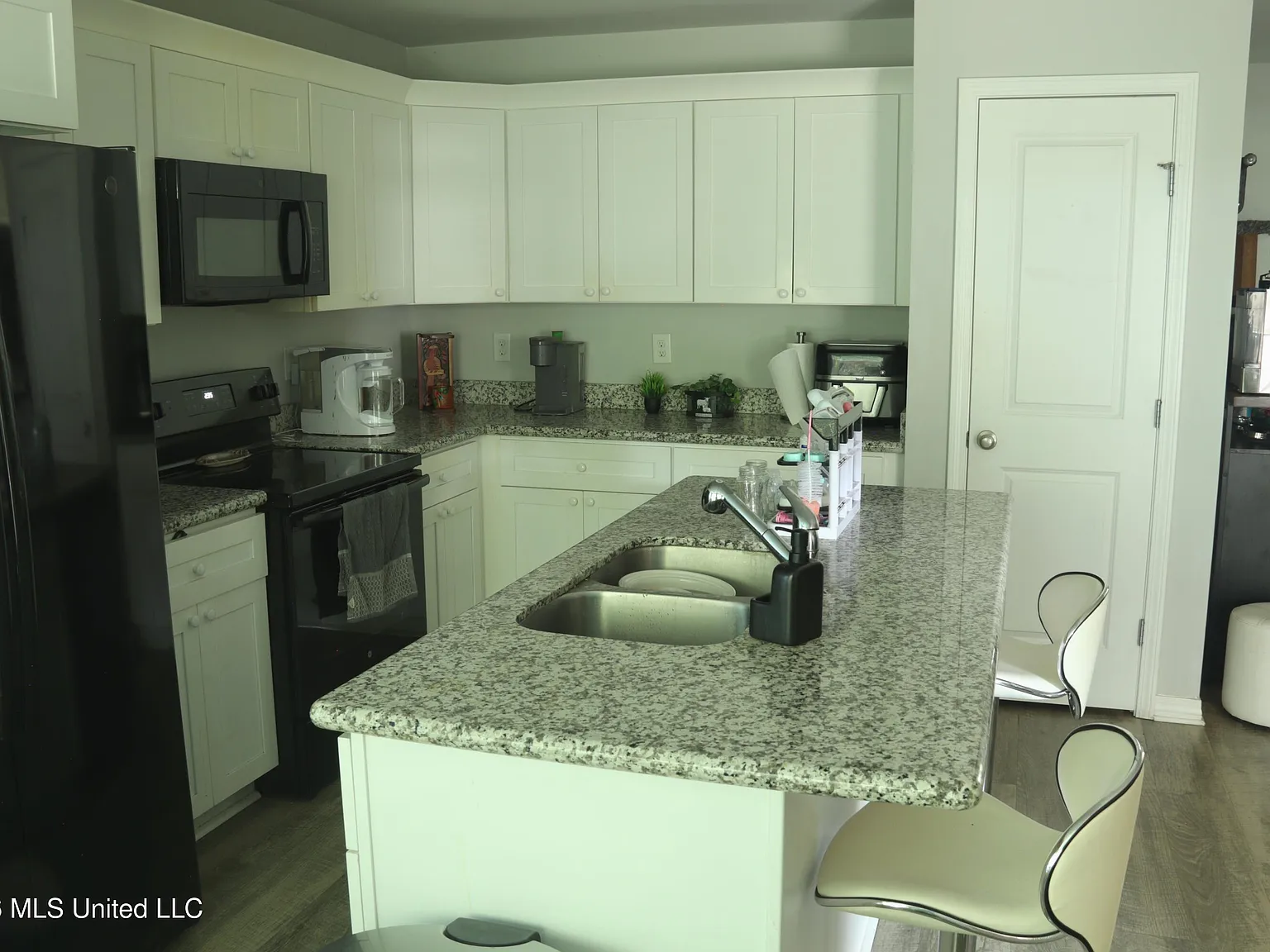 3 bed, 2.0 bath, 1340 sqft, $1,850 — Photo 4