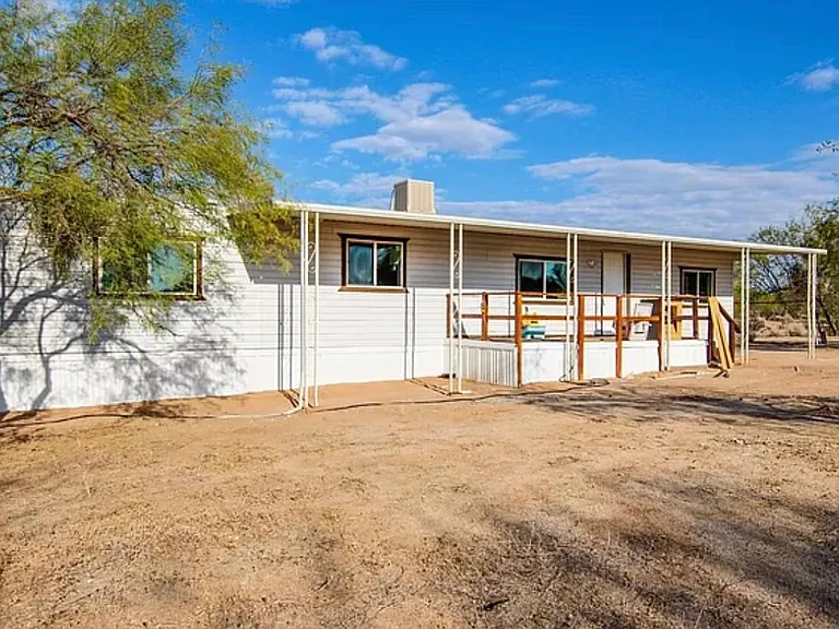 12840 W Cornell Dr — Photo 2