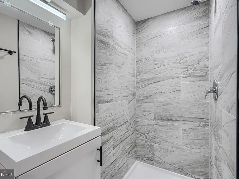 1207 Dalton Rd — Photo 3