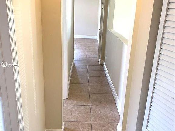 5th image of 3931 SW 59th Ave #1