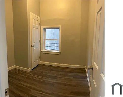 1047 Clay Ave #1 — Photo 4