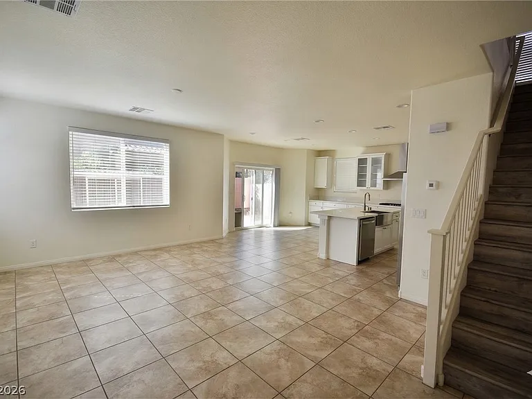 3041 Lake Como Ave — Photo 2