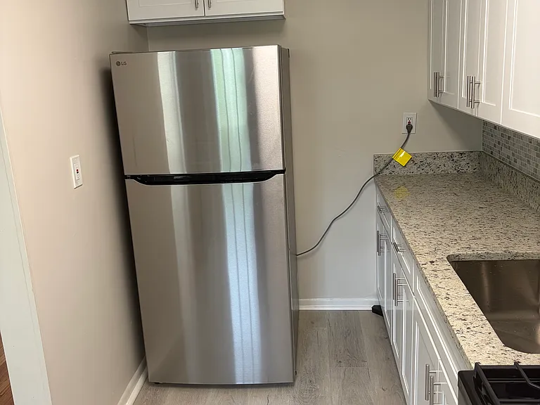 411 Kenmore Ave #4 — Photo 3
