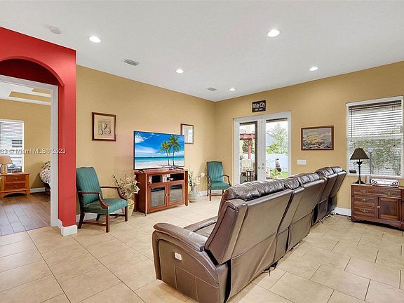 5th image of 2341 SW Abalon Cir