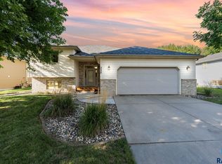 320 W 5th St, Tea, SD 57064