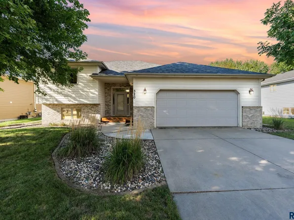 320 W 5th St, Tea, SD 57064