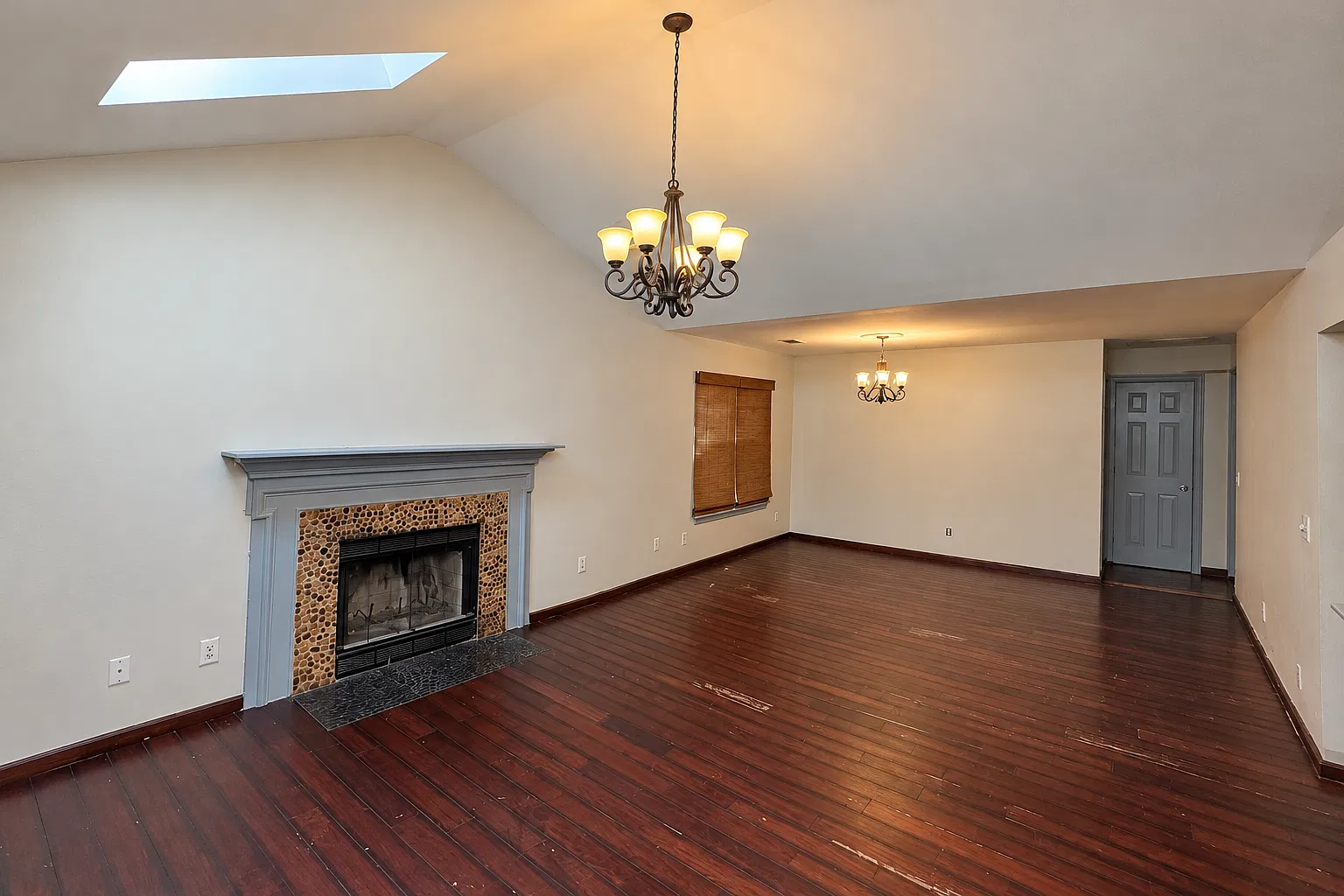 3 bed, 1608 sqft, $2,700 — Photo 2