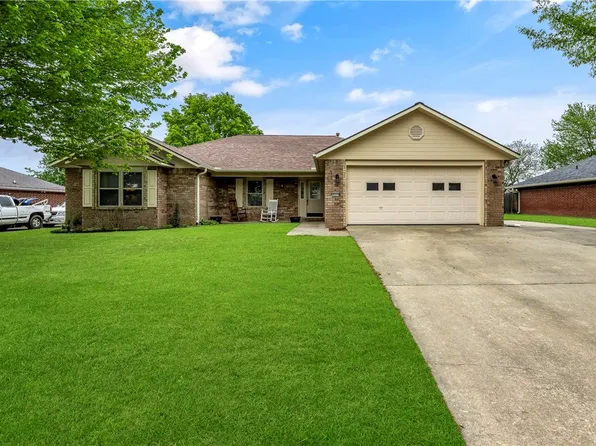 4500 Kendra Ave, Springdale, AR 72762