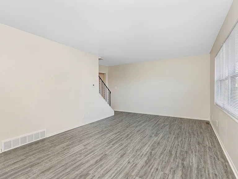 5-LivingRoom