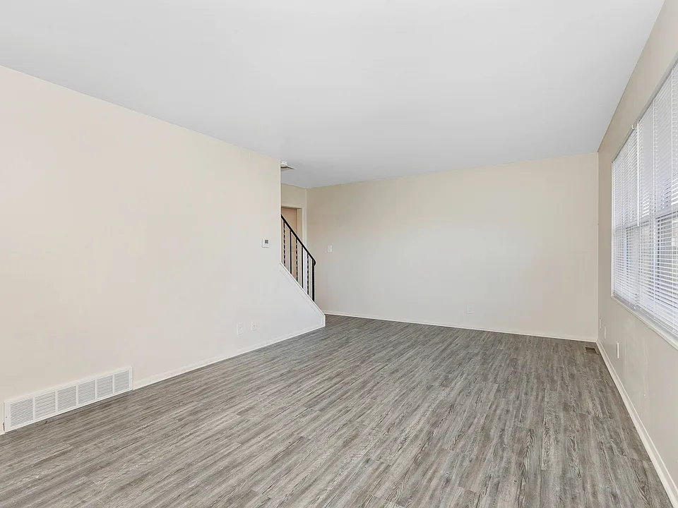 5-LivingRoom