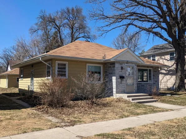 213 Tindolph Ave N, Thief River Falls, MN 56701