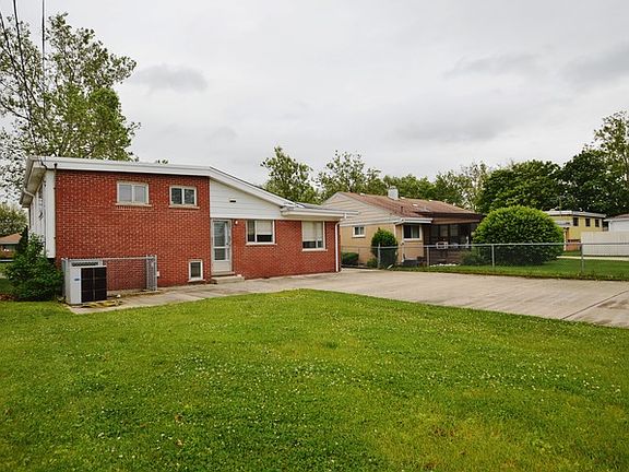 5th image of 11122 W Martindale Dr