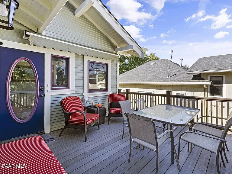 301 S Mount Vernon Ave — Photo 4
