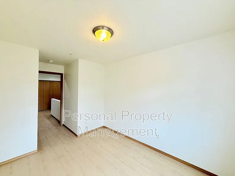 855 NW Ivy St — Photo 17