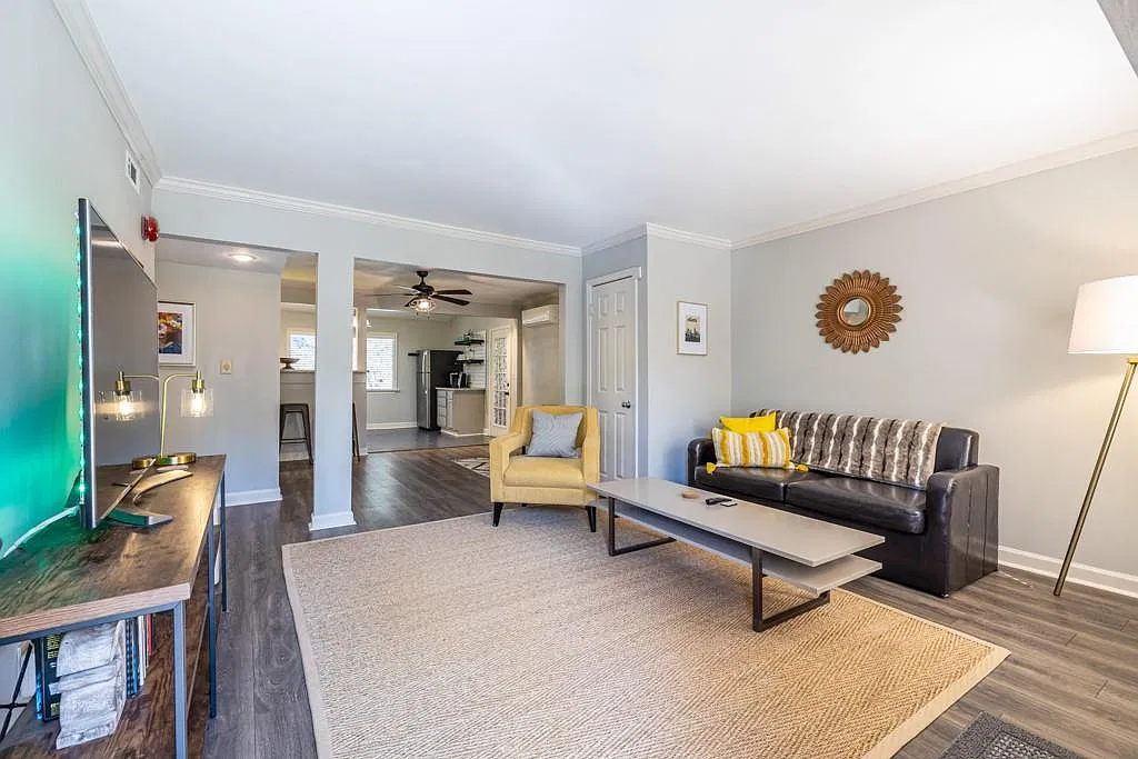 2 bed, 1.0 bath, 900 sqft, $1,500 — Photo 4