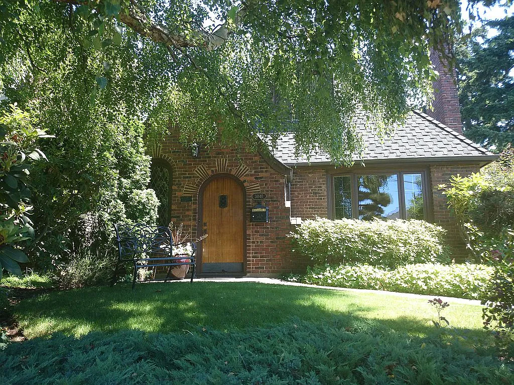3040 29th Ave W photo 1