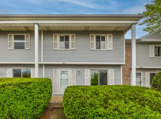 443 Greentree Ln, Bolingbrook, IL 60440