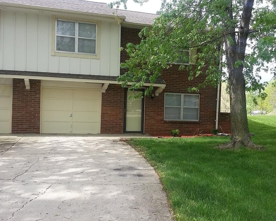 1st image of 1403 NW Cardiff Dr