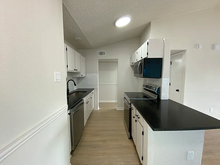 10355 Limestone Dr — Photo 11