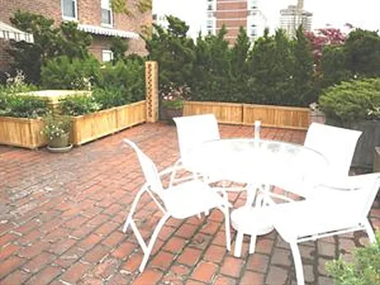 Sold by Douglas Elliman | media 20