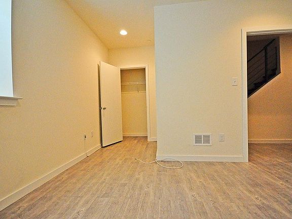 5th image of 1814 Harlan St #A