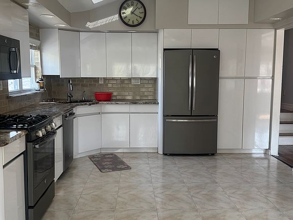 4th image of 37 Mulberry Cir Unit 2
