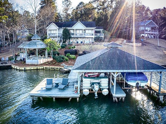 3rd image of 262 Dogwood Dr