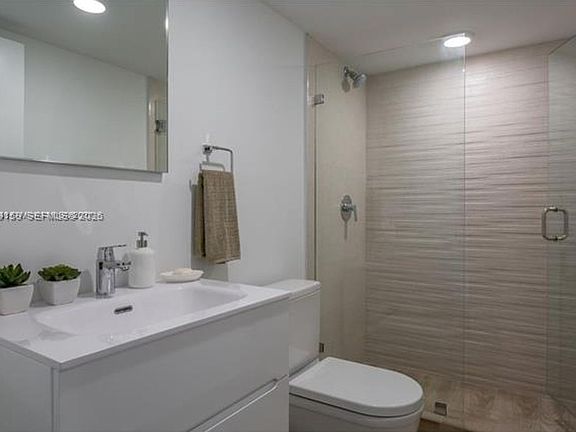 5th image of 9261 E Bay Harbor Dr #Cu-503