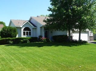 800 Brandenburg Dr, Chaska, MN 55318