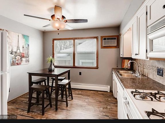 2nd image of 136 7th Ave S #2