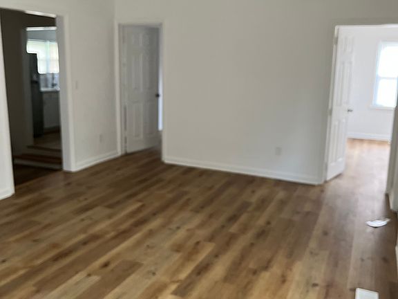 4th image of 821 Silver Ave