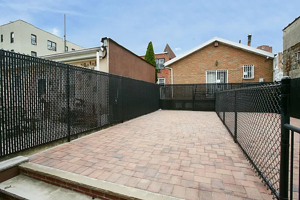 Rented by NY Space Finders Inc. | media 10