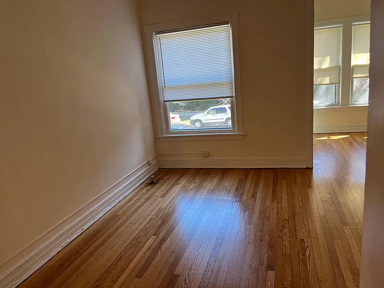 6812 N Greenview Ave #1 — Photo 2