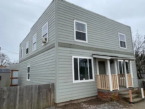 3238 Knox Butte Ave NE Photo 1