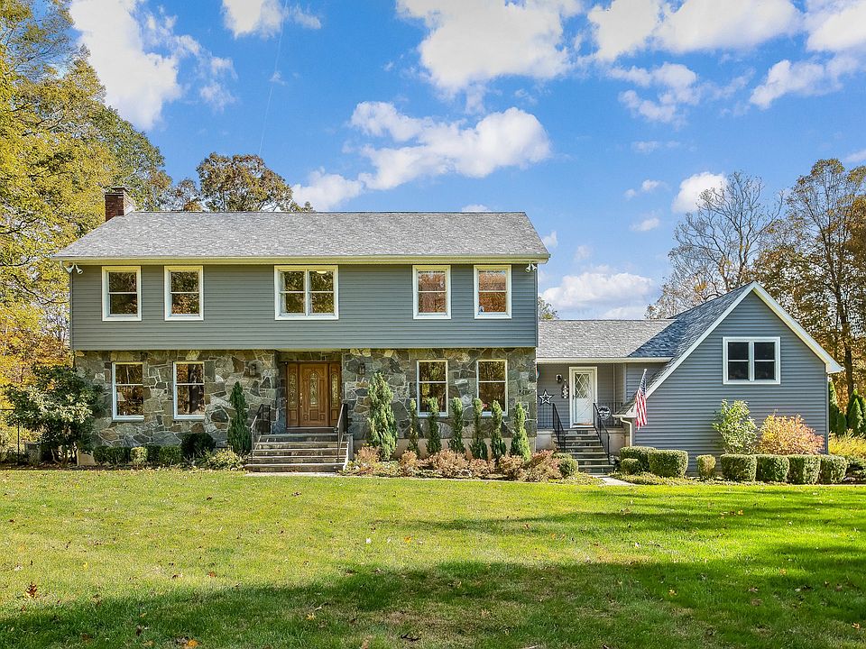 20 Hilltop Rd Waccabuc, NY 10597 (02 of 52).jpg