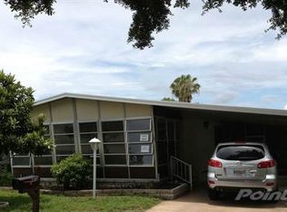 2207 Village Hill Dr, Valrico, FL 33594