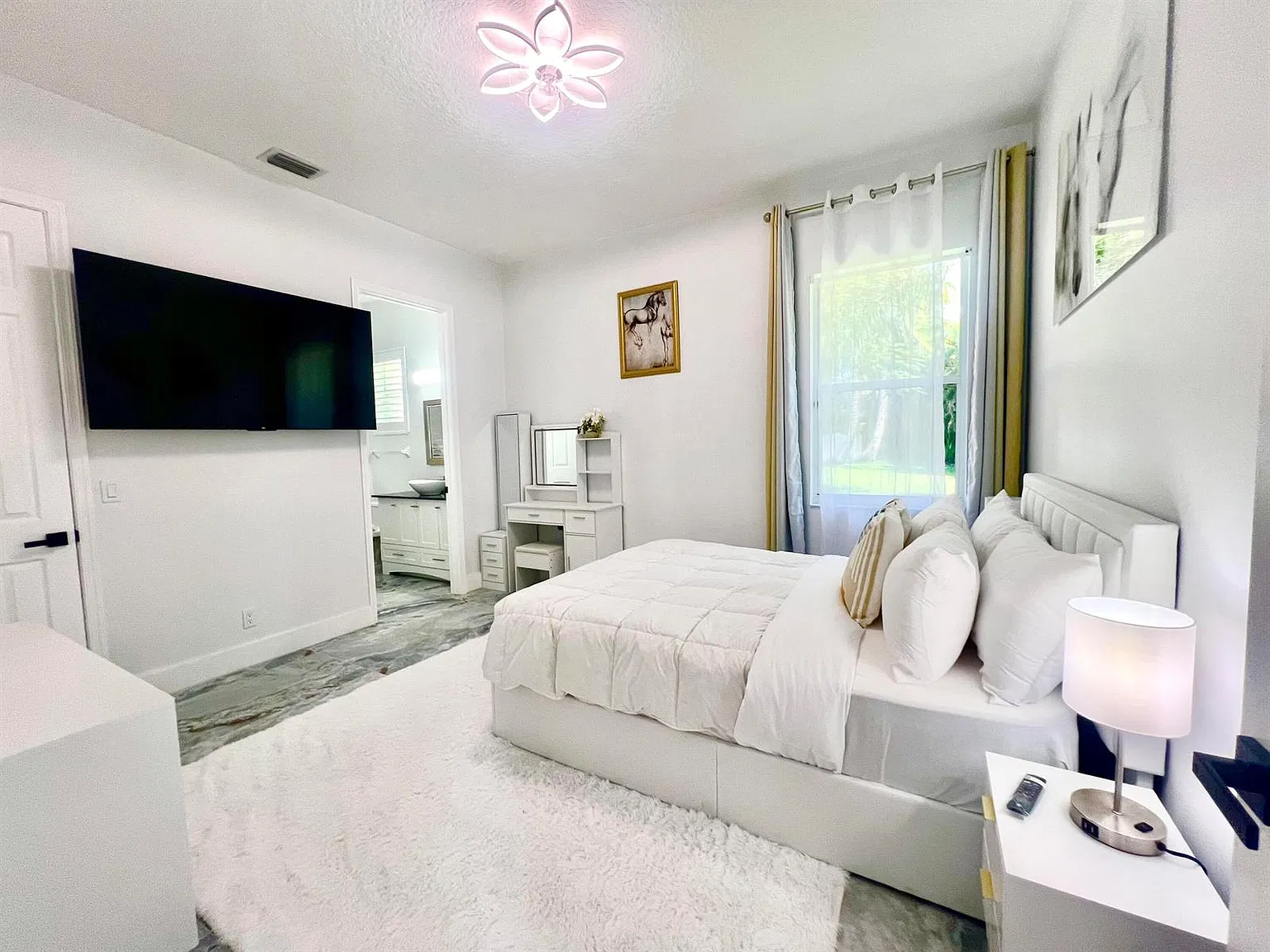 6 bed, 3345 sqft, $22,000 — Photo 2